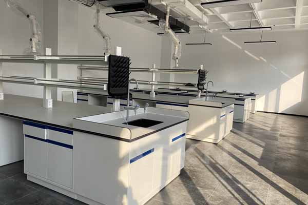 如何正確選擇實驗臺的材質(zhì)？